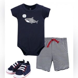 Hudson Baby Boys 3-6 Months Outfit Three Piece Onesie, Shorts & Crib Shoes New!